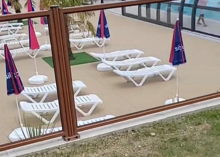 Mobilhome 8 Personnes Camping *